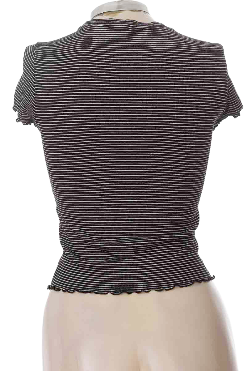 Top / Camiseta color Negro - Koaj