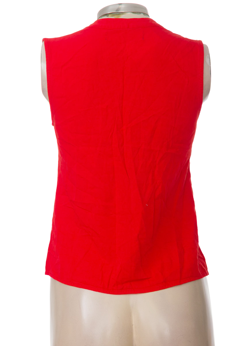 Top / Camiseta color Rojo - University Club