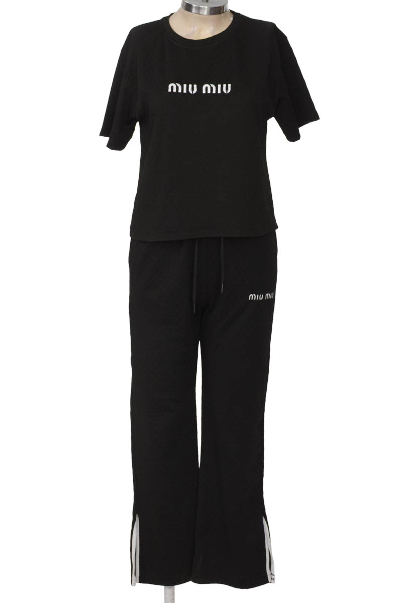 Vestido / Enterizo color Negro - Closeando