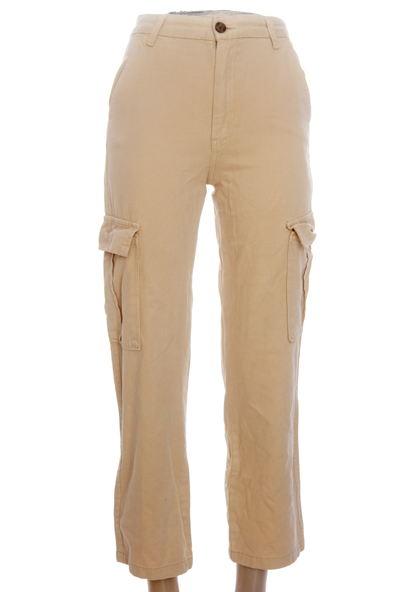 Pantalones color Beige - Stradivarius