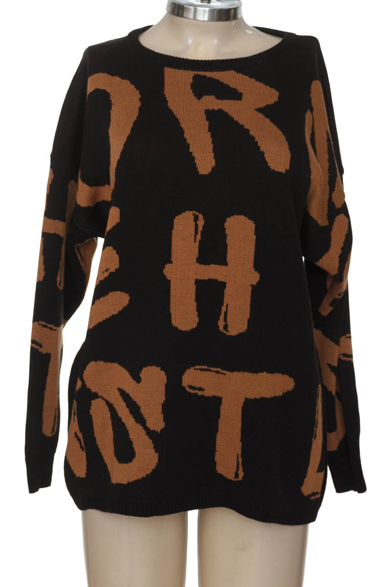 Sweater color Negro - Closeando