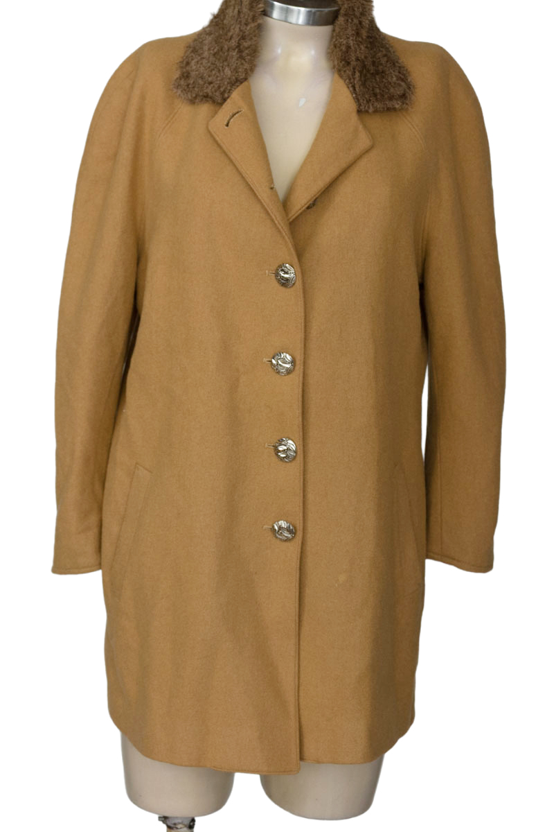 Chaqueta / Abrigo color Beige - Closeando