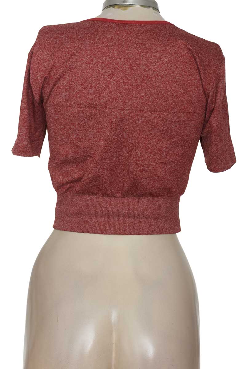 Ropa Deportiva / Salida de Baño color Rojo - Closeando