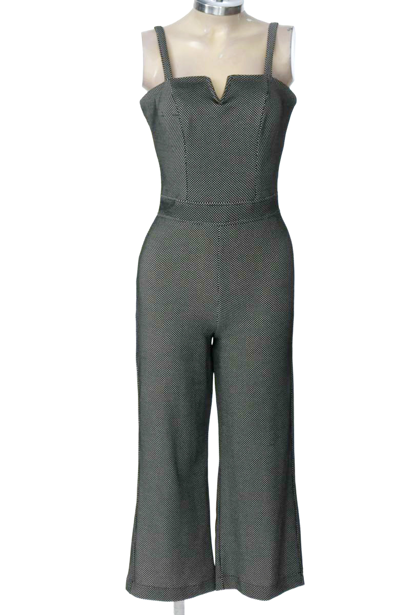 Vestido / Enterizo color Negro - Closeando