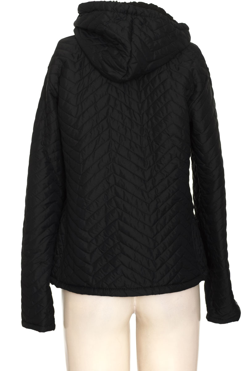Chaqueta / Abrigo color Negro - Closeando