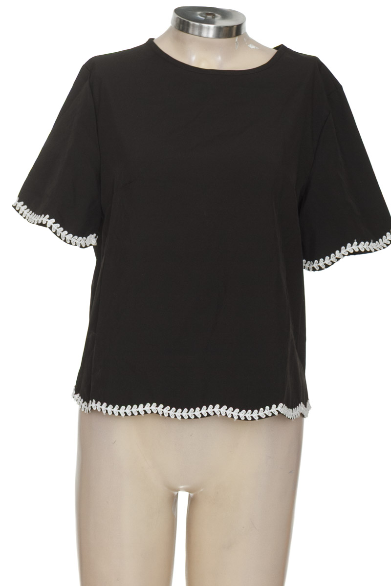 Blusa color Negro - Closeando