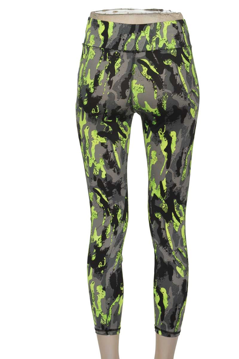 Ropa Deportiva / Salida de Baño color Estampado - Closeando