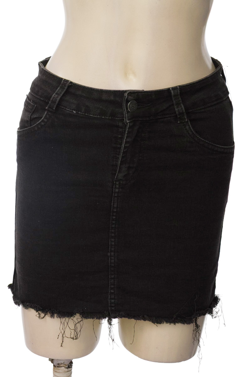 Falda color Negro - Closeando