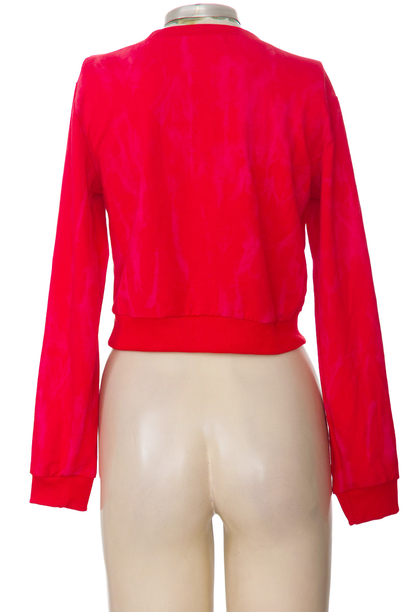 Sweater color Rojo - Closeando