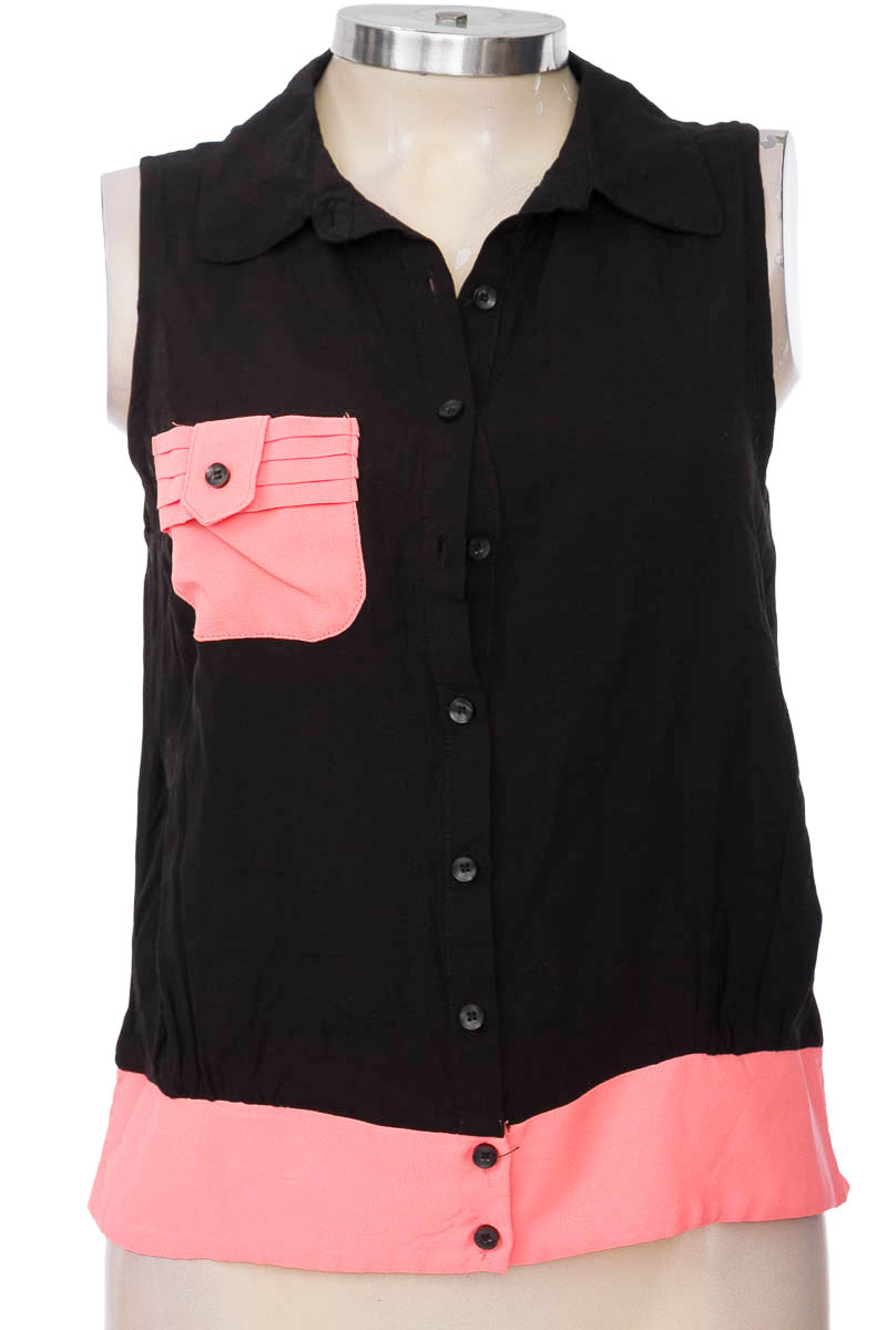 Top / Camiseta color Negro - Uno Core