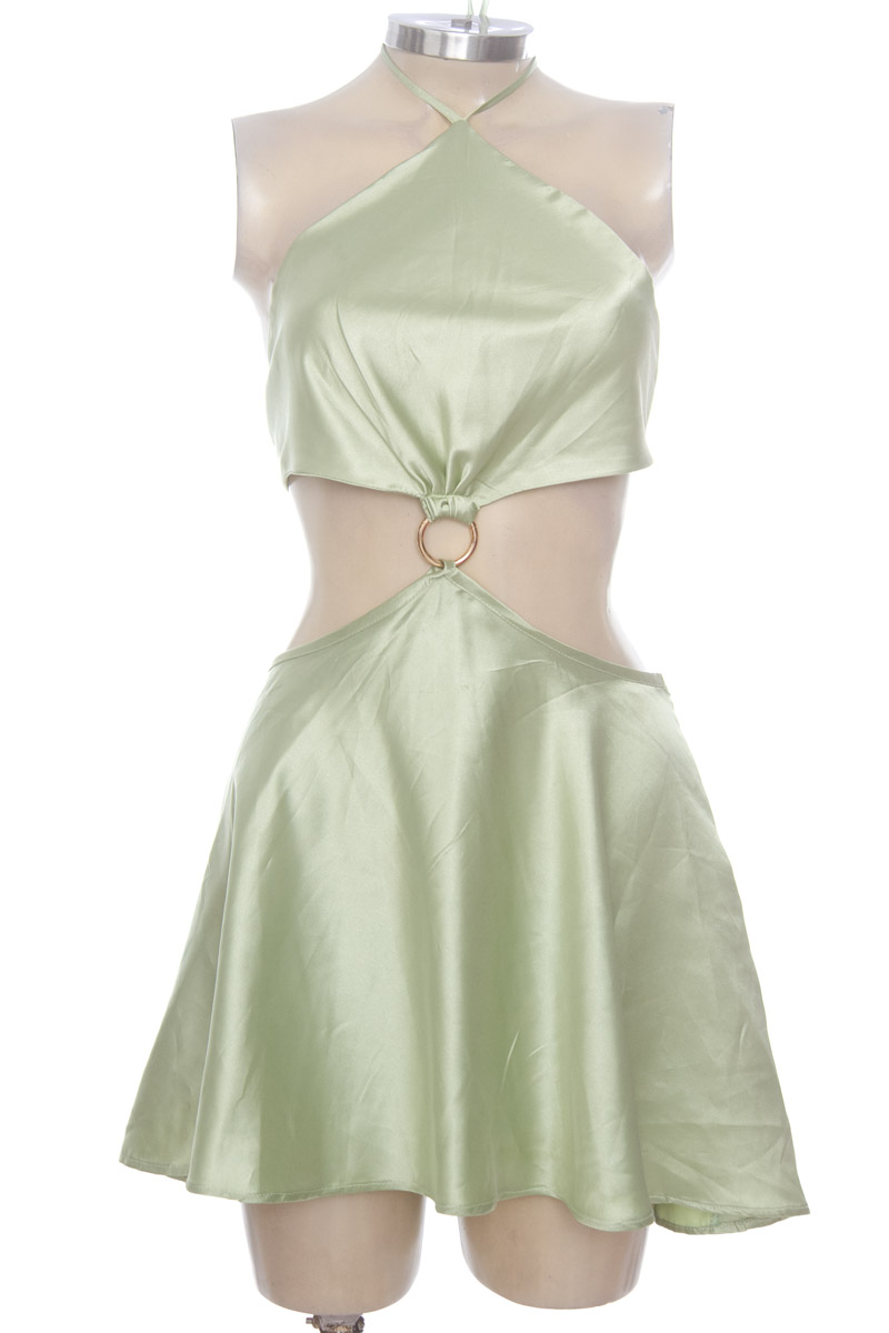 Vestido / Enterizo color Verde - Closeando