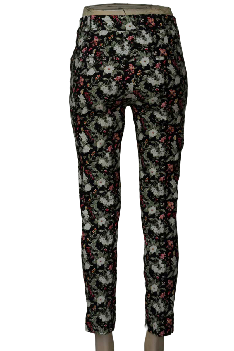 Pantalones color Negro - Basement