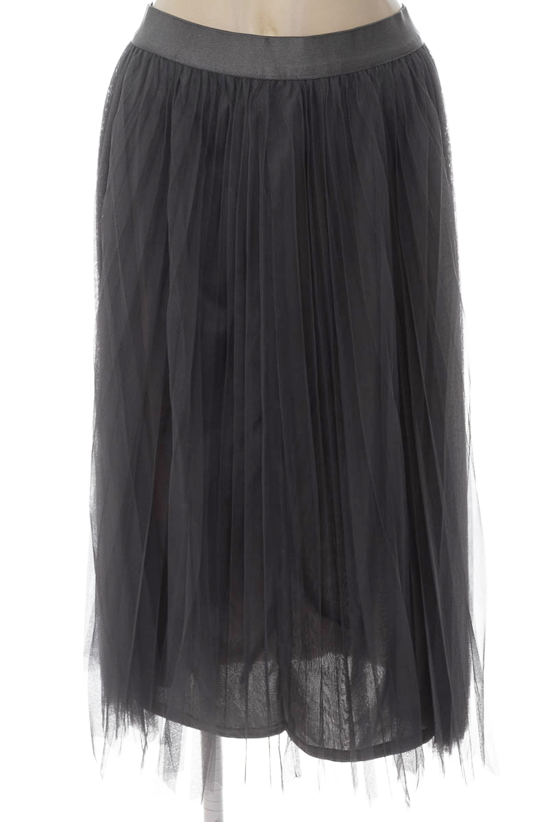 Falda color Gris - Closeando
