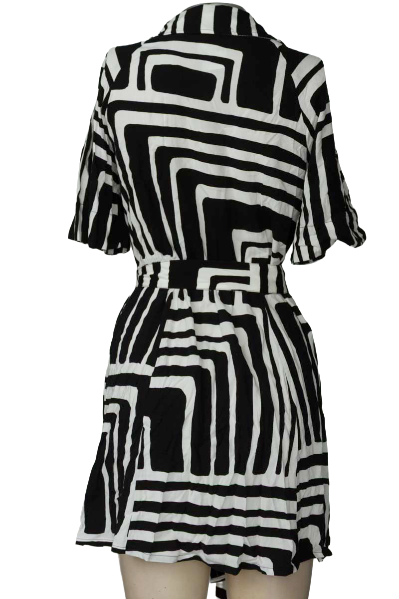 Vestido / Enterizo color Negro - Closeando