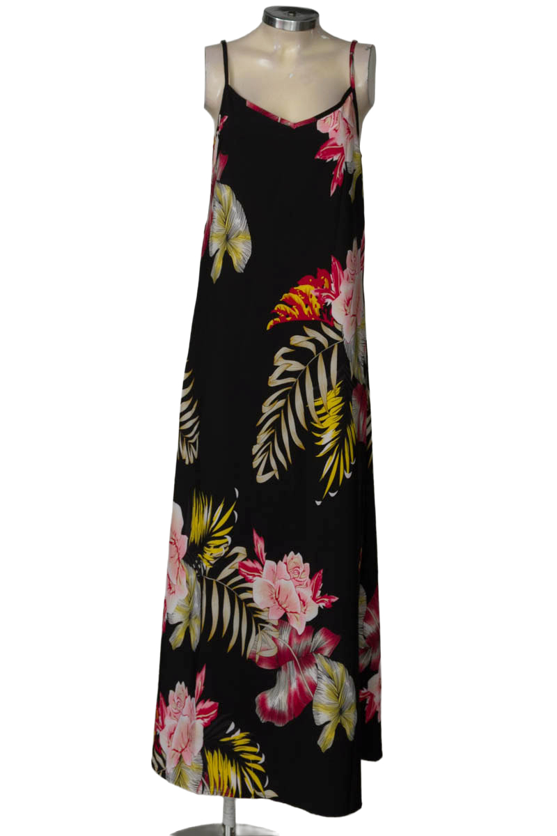 Vestido / Enterizo color Negro - Closeando
