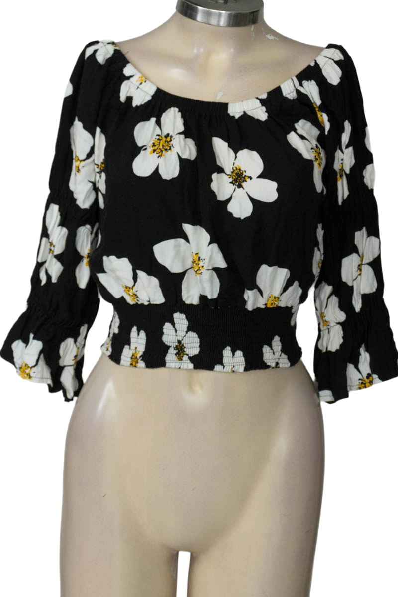 Top / Camiseta color Negro - Closeando