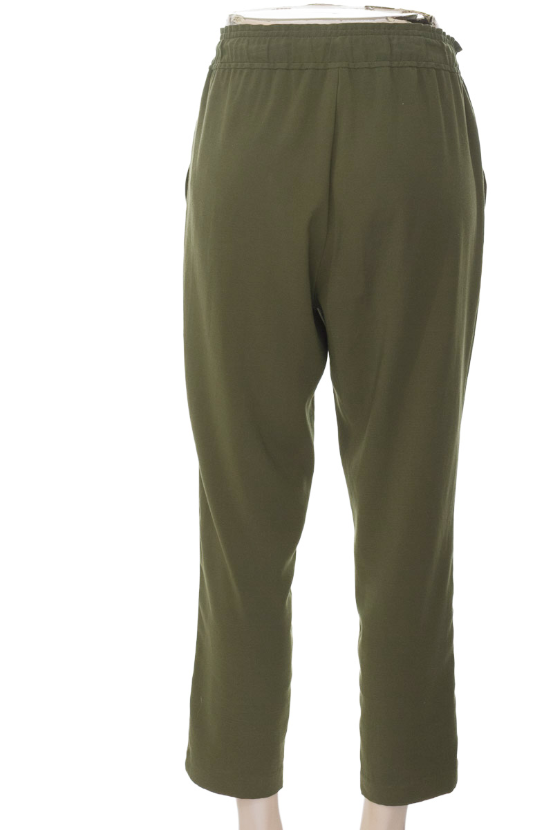 Pantalones color Verde - Basement