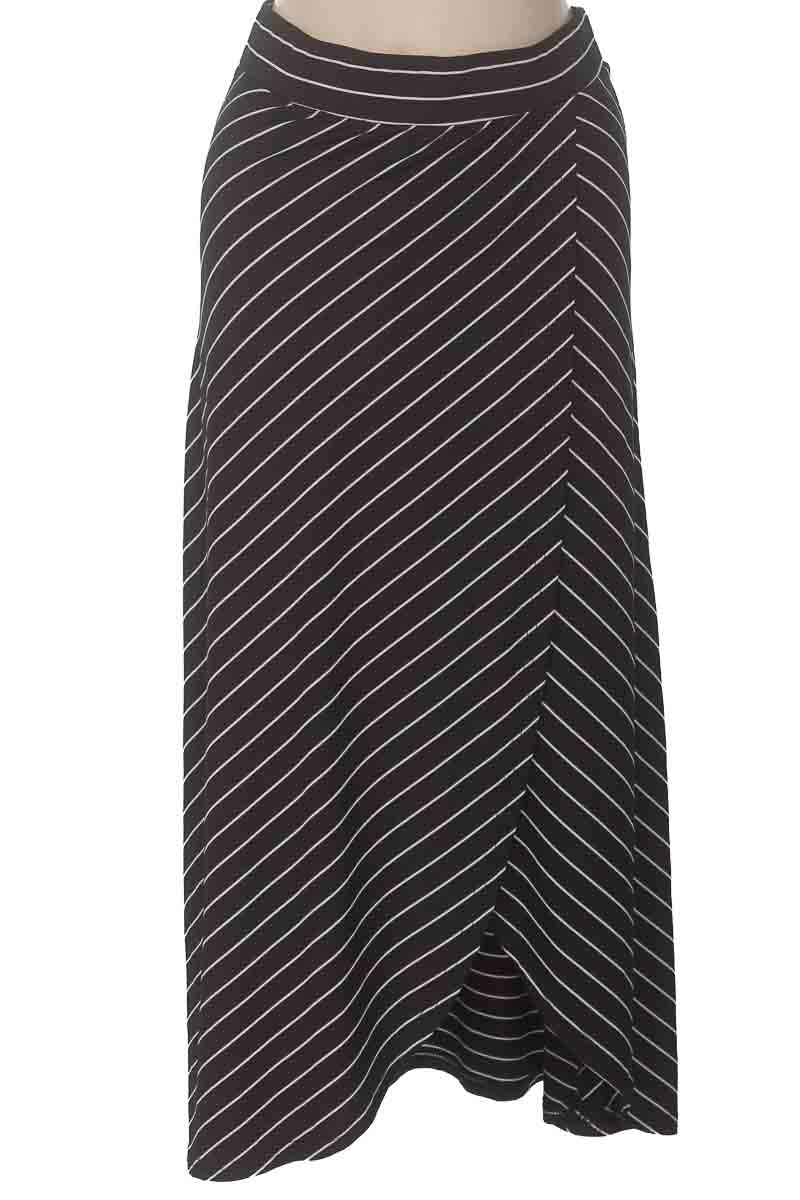 Falda color Negro - Dokdo K