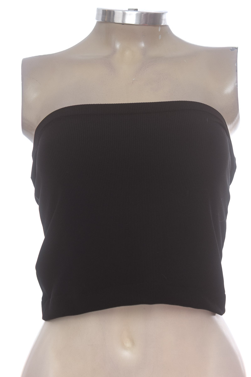 Top / Camiseta color Negro - Merc