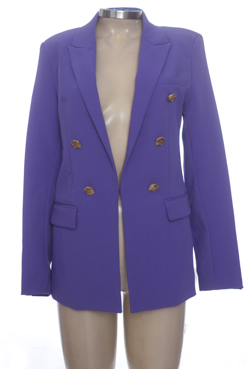 Chaqueta / Abrigo color Morado - Stradivarius