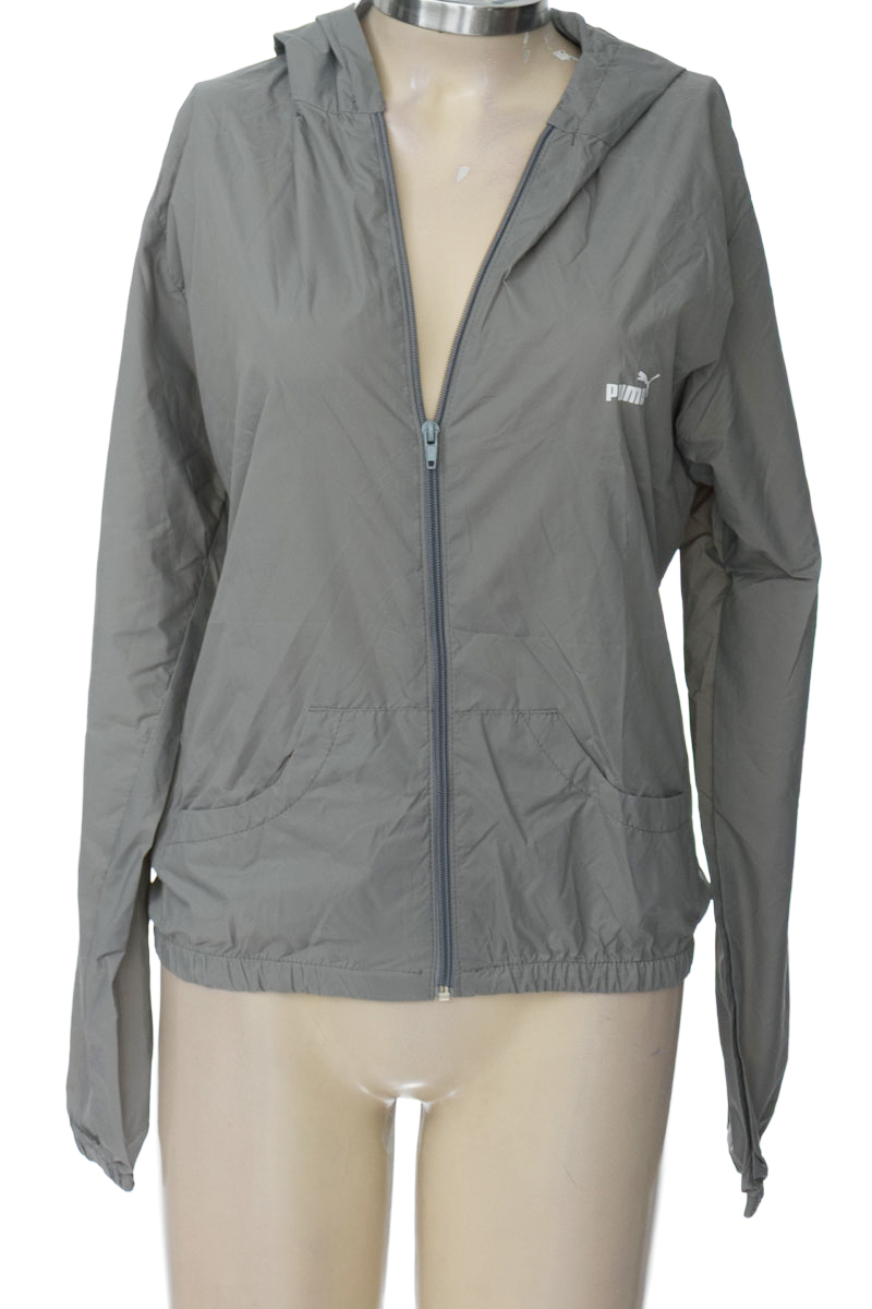 Ropa Deportiva / Salida de Baño color Gris - Closeando