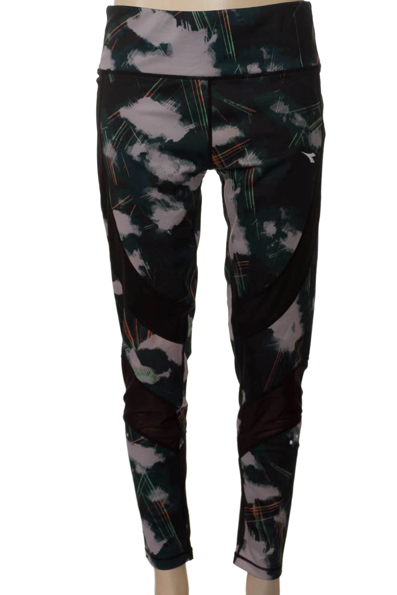 Ropa Deportiva / Salida de Baño color Estampado - Diadora