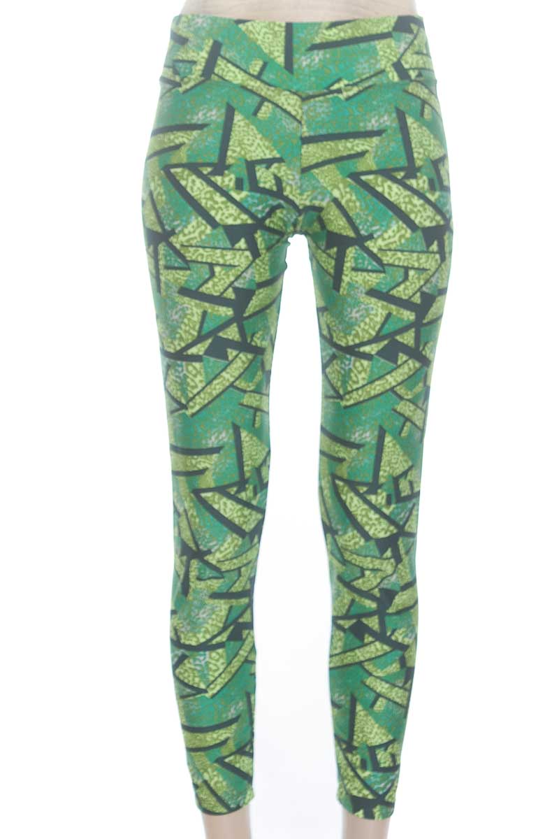 Ropa Deportiva / Salida de Baño color Verde - Closeando