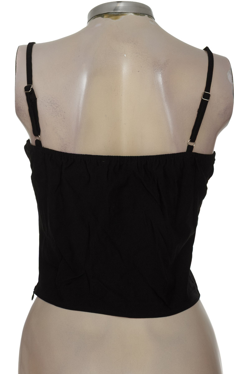 Top / Camiseta color Negro - Believe