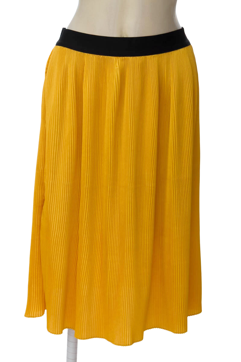 Falda color Mostaza - University Club