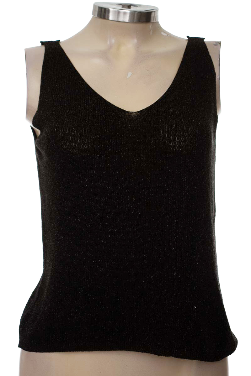 Top / Camiseta color Negro - Closeando