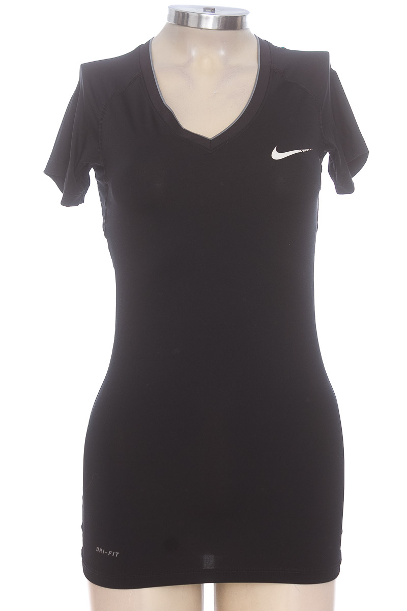 Ropa Deportiva / Salida de Baño color Negro - Nike