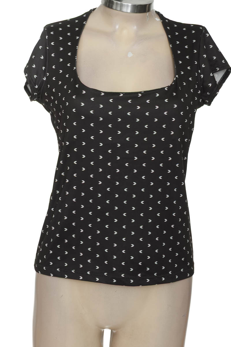 Top / Camiseta color Negro - RAGGED