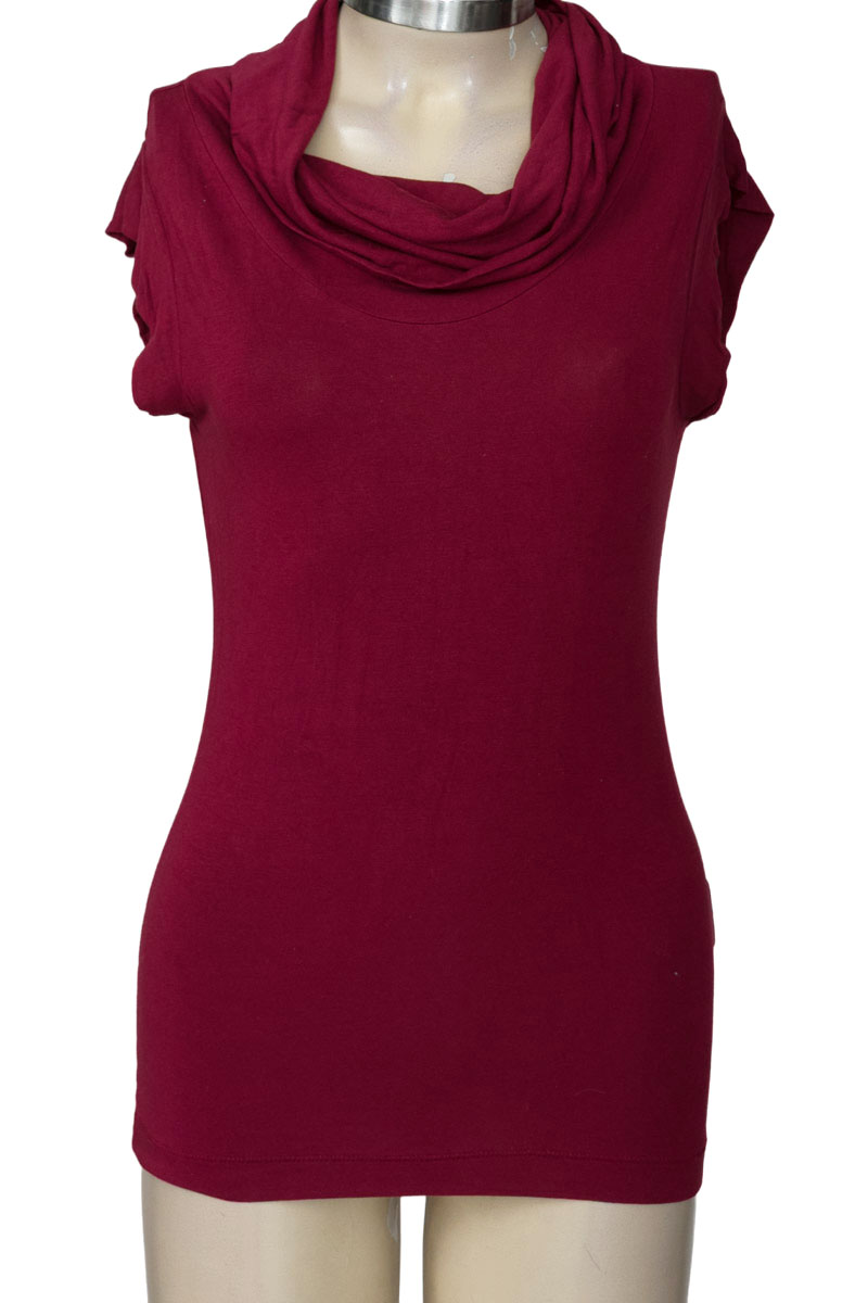 Top / Camiseta color Vinotinto - Armi