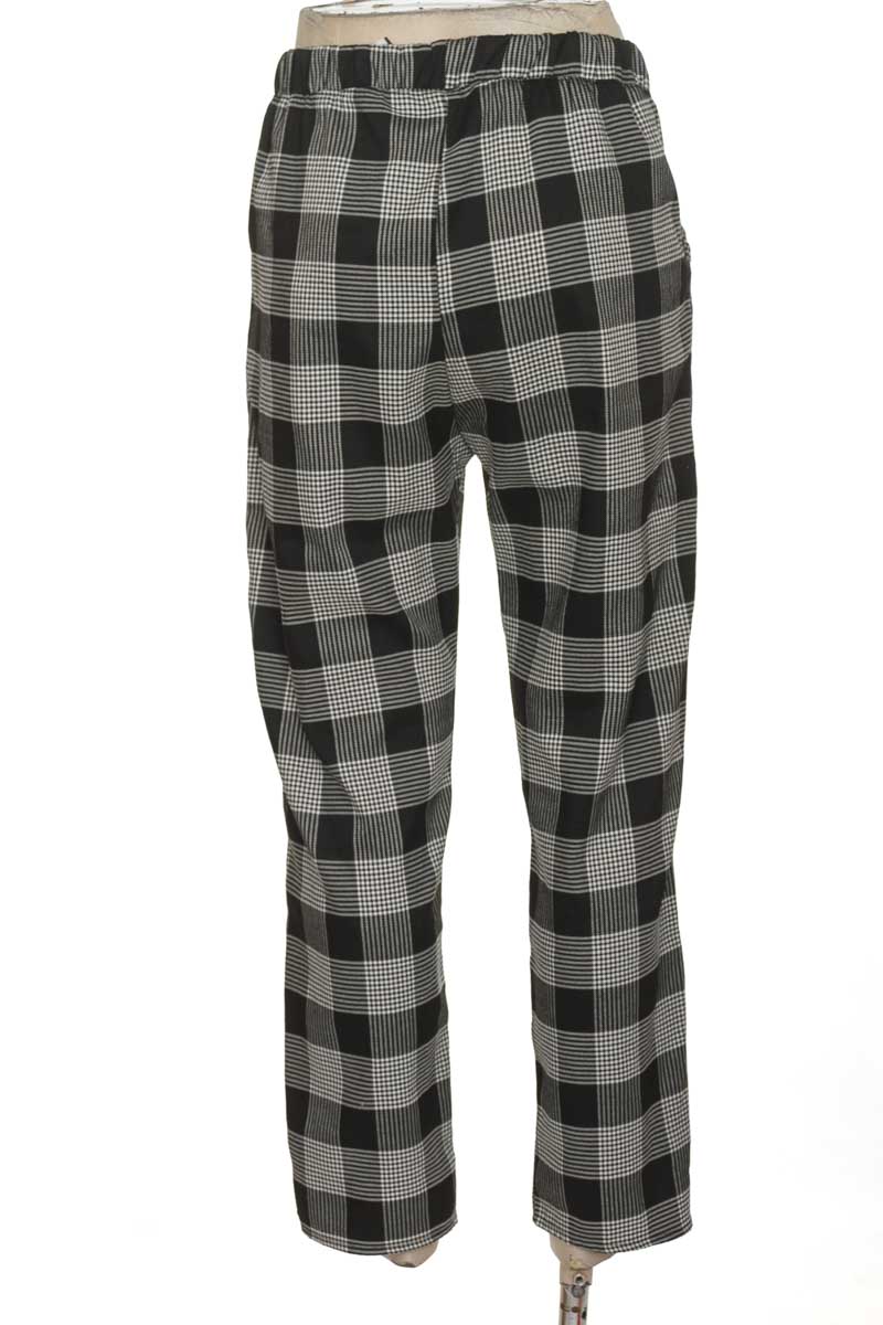 Pantalones color Negro - Yerba Buena