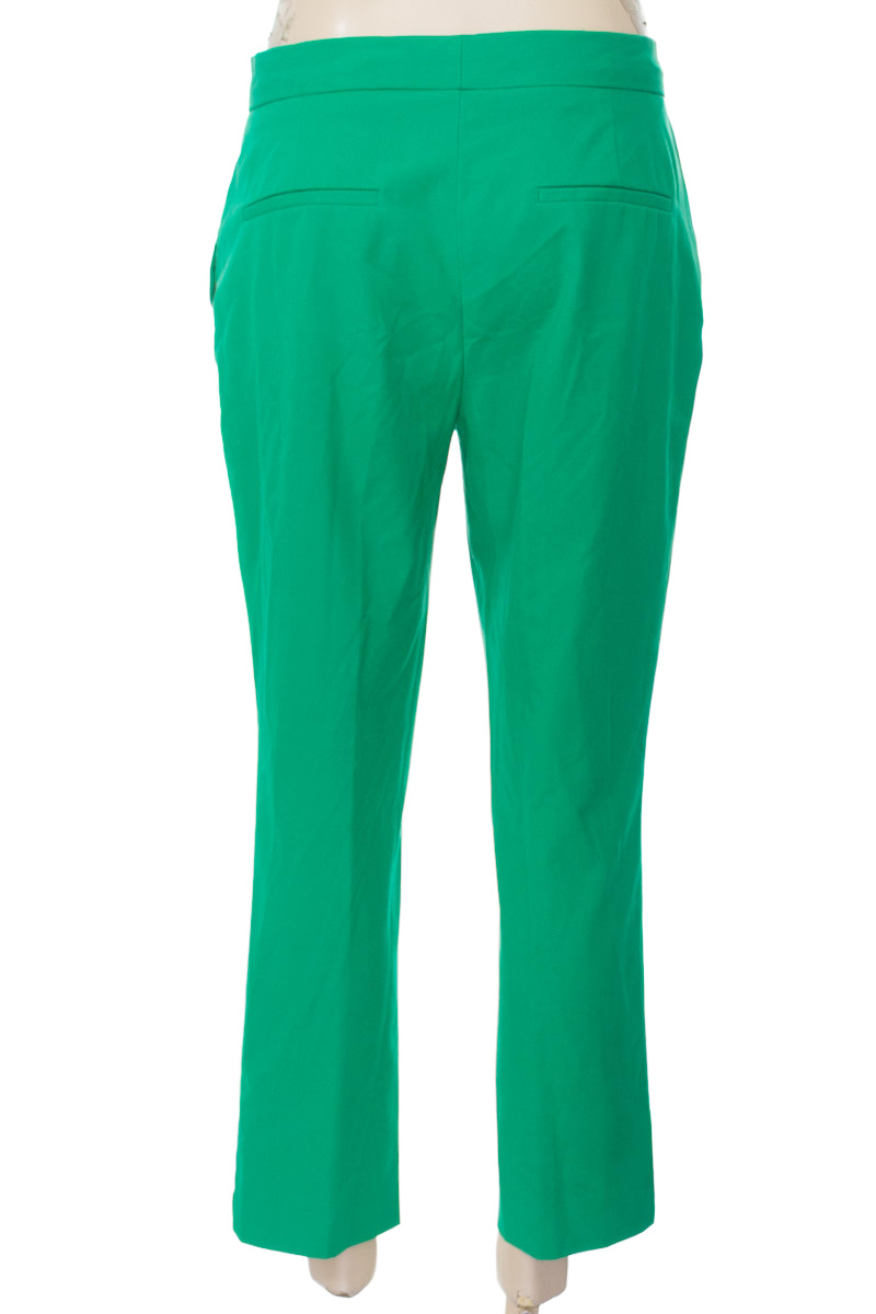 Pantalones color Verde - Zara