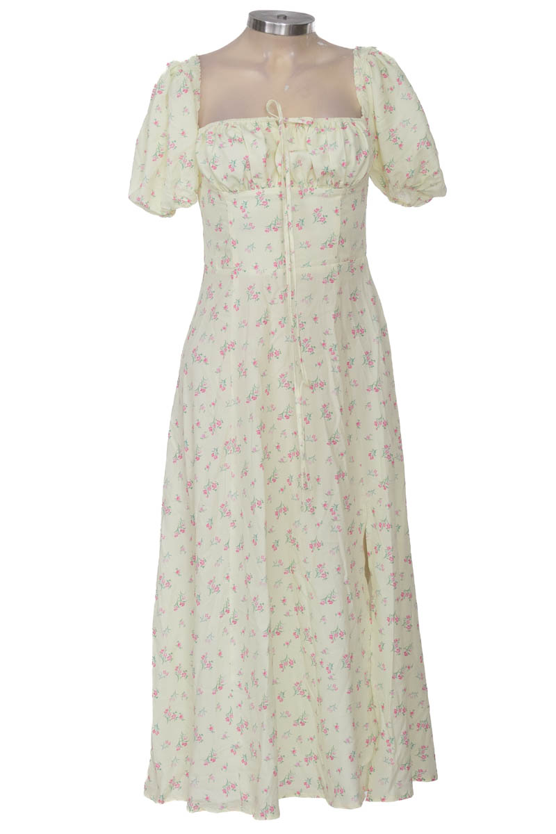 Vestido / Enterizo color Amarillo - Meia