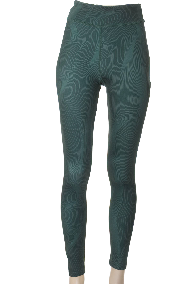 Ropa Deportiva / Salida de Baño color Verde - Ostu