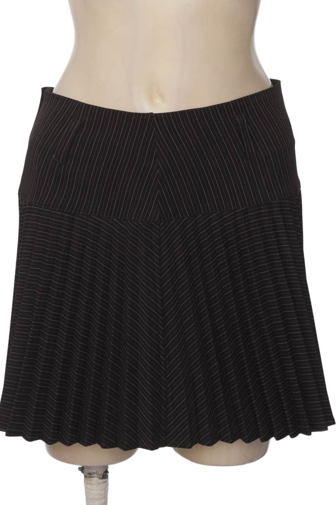 Falda color Negro - Jazmaur