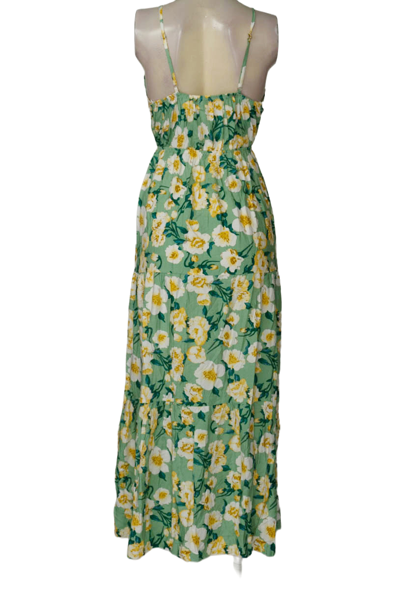 Vestido / Enterizo color Verde - Closeando