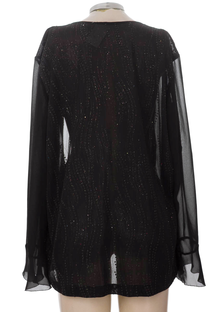 Blusa color Negro - Closeando