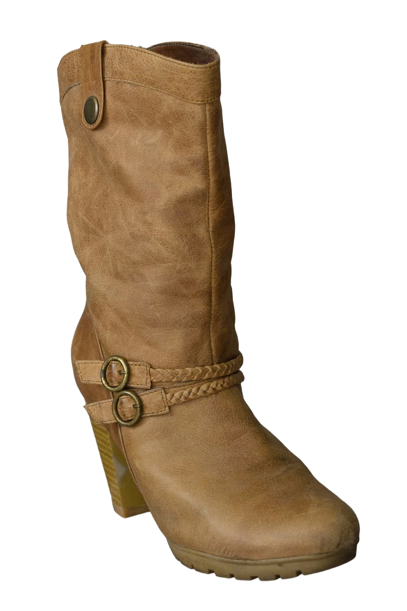 Zapatos color Beige - Closeando