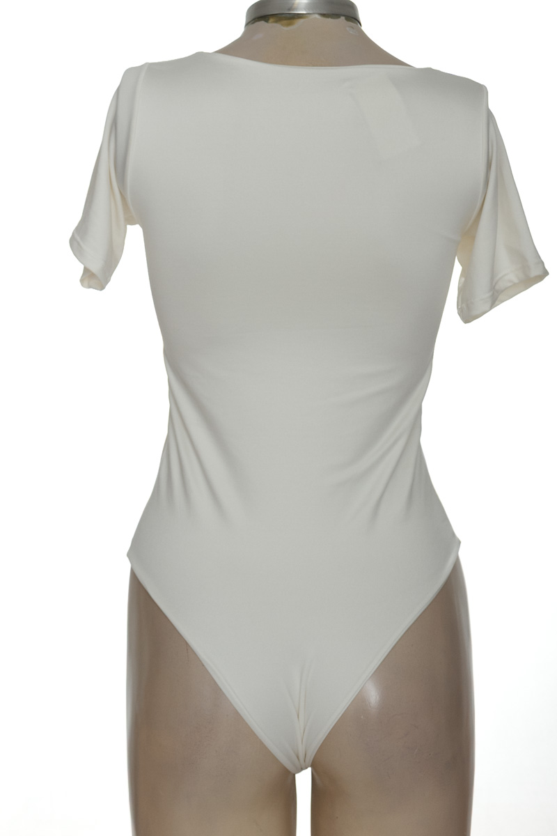 Top / Camiseta color Blanco - Closeando