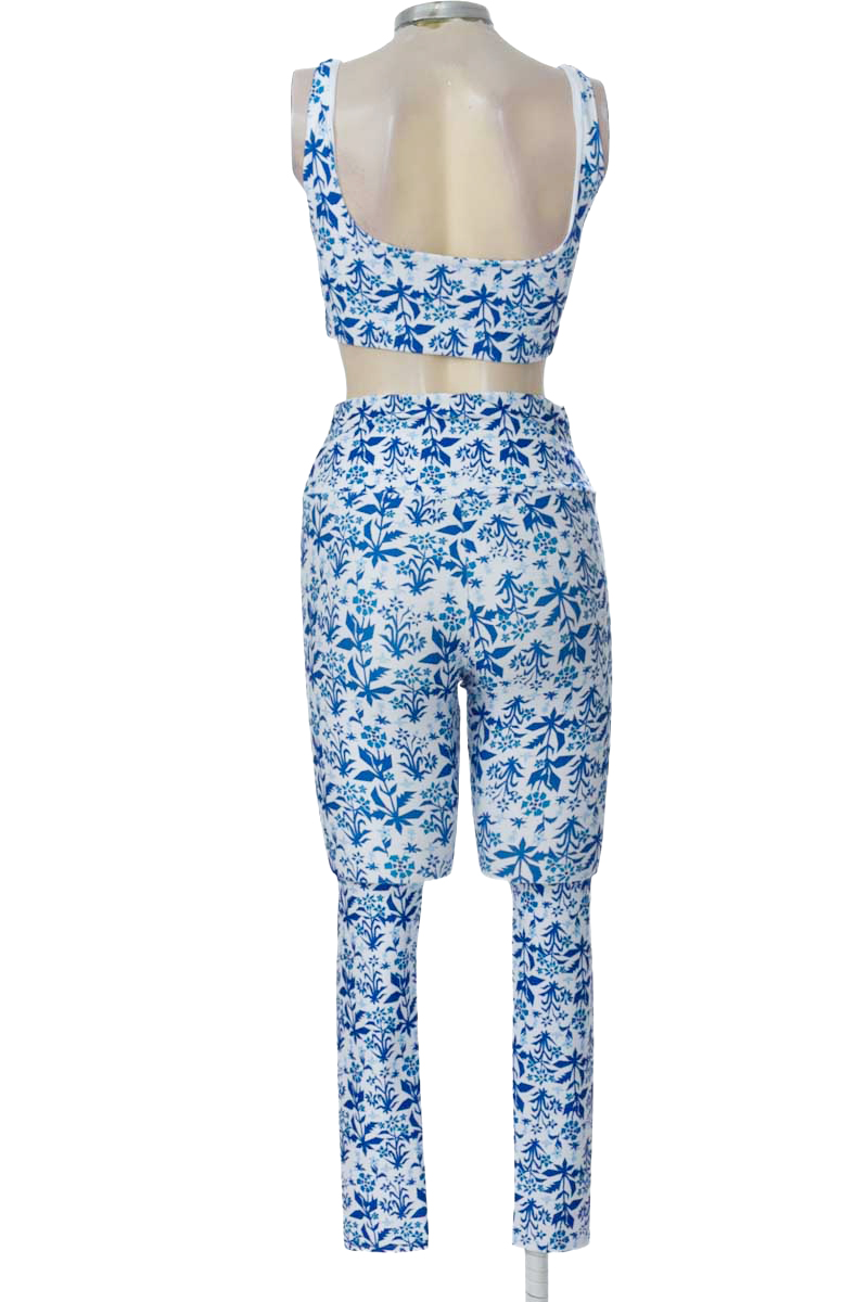 Ropa Deportiva / Salida de Baño color Blanco - Vika