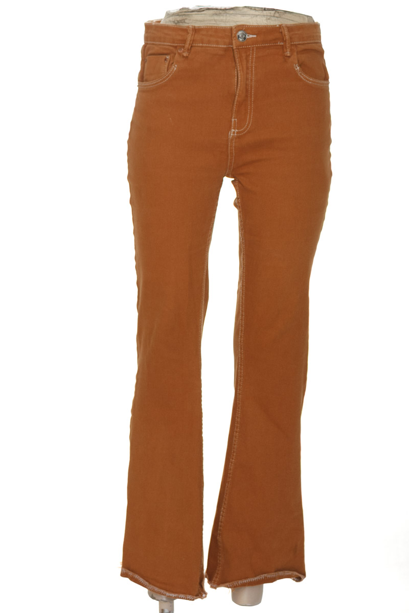 Pantalones color Café - Bershka