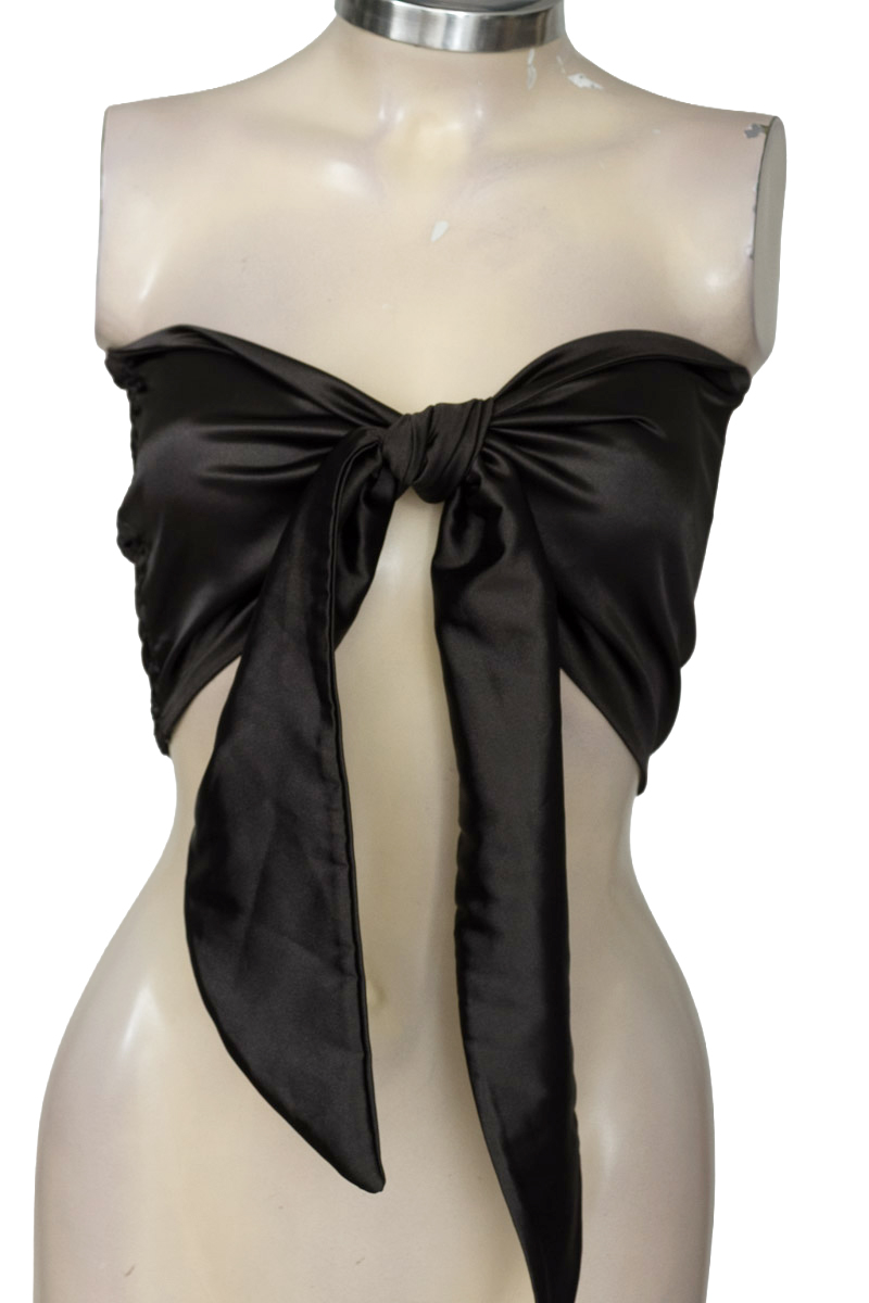 Top / Camiseta color Negro - Closeando