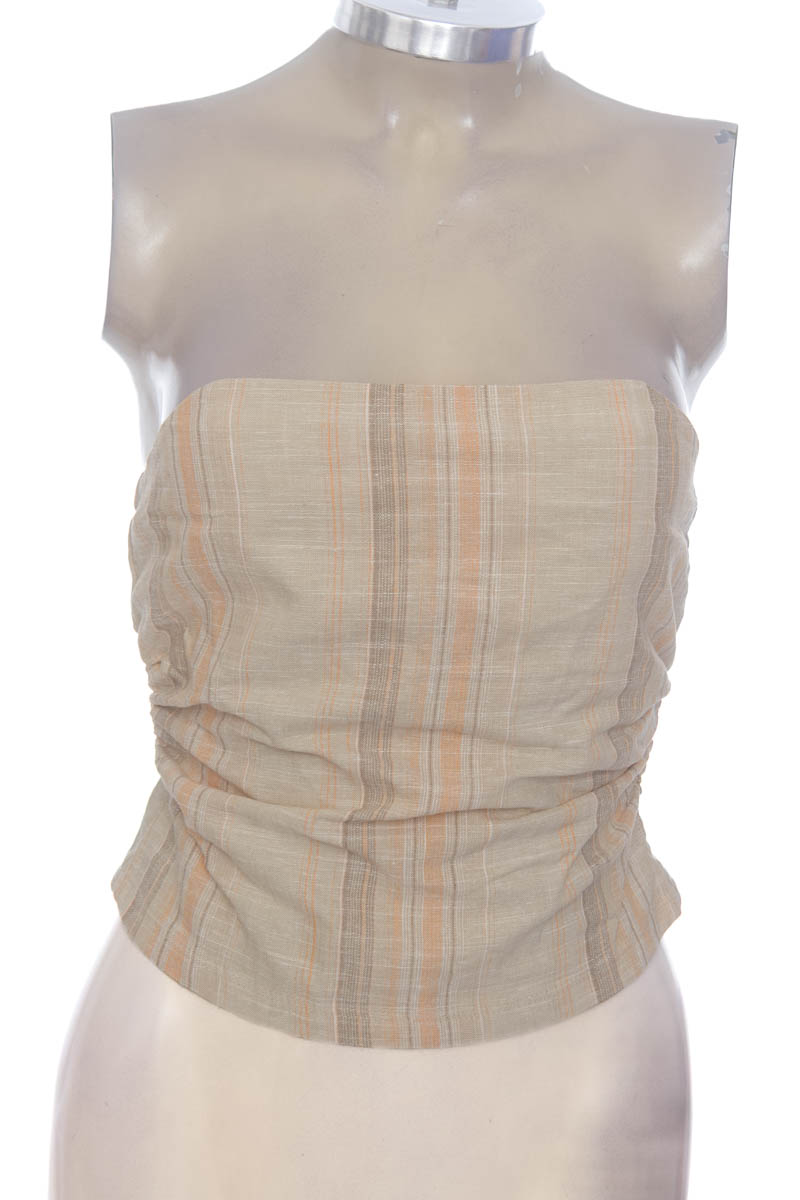 Top / Camiseta color Café - Divided by H&M