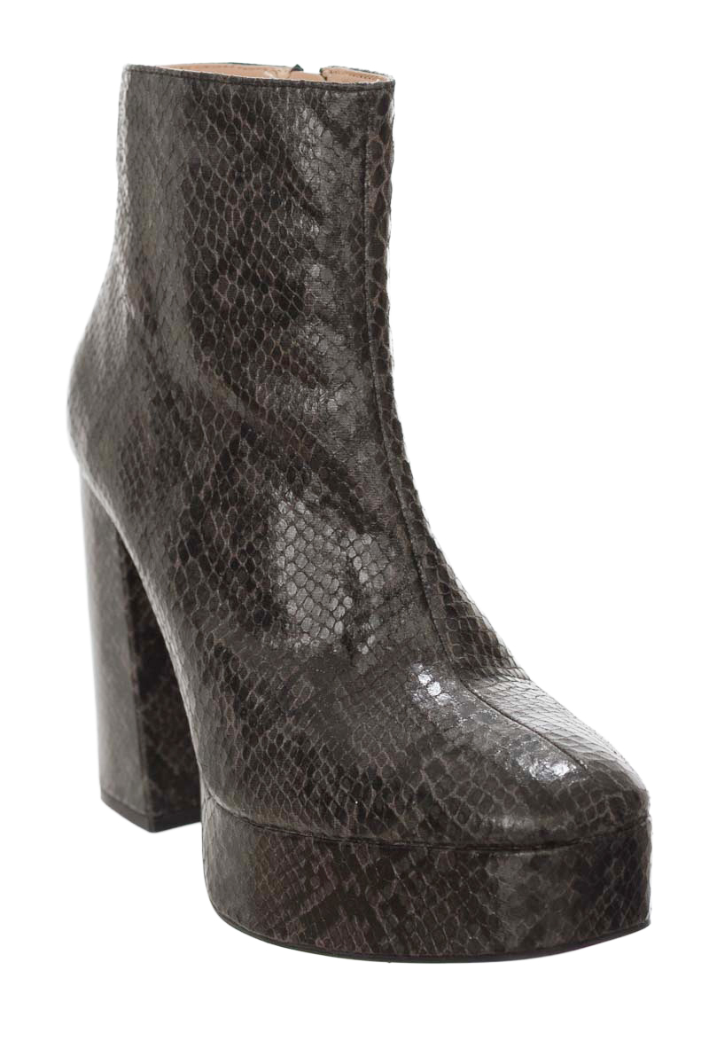 Zapatos color Negro - Zara