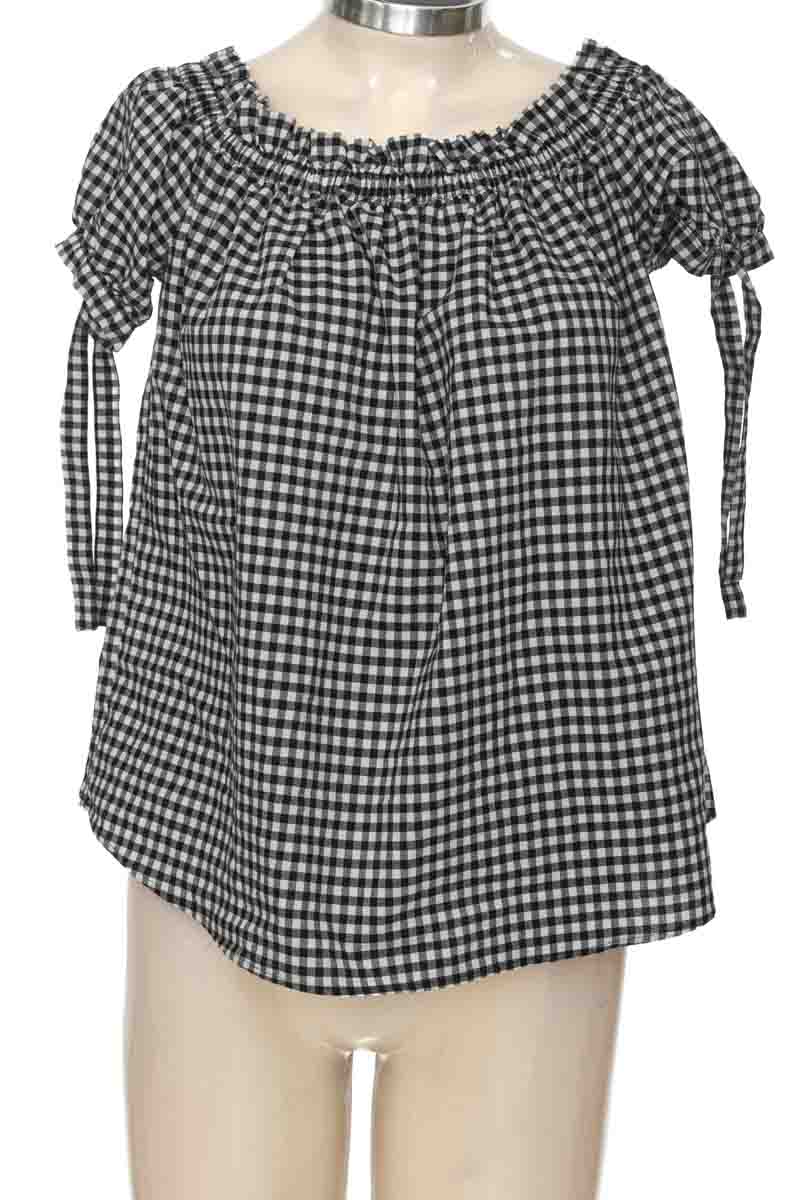 Top / Camiseta color Negro - Label Of Graded Goods h&M