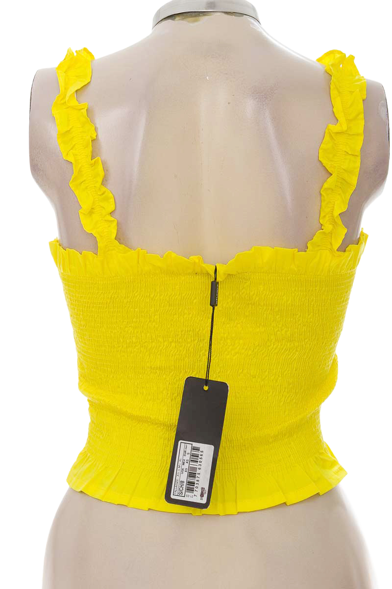 Top / Camiseta color Amarillo - Studio F