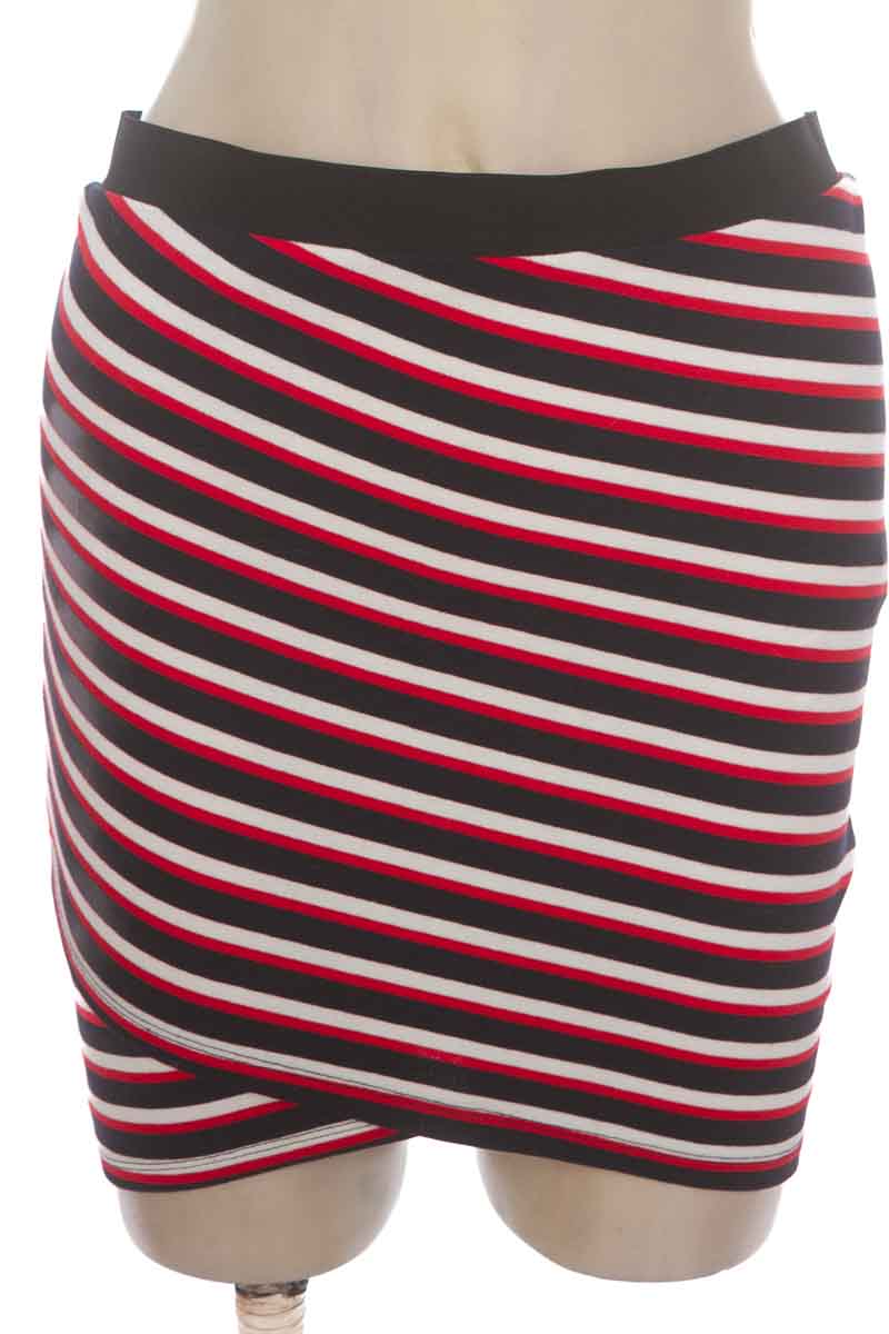 Falda color Negro - Stradivarius